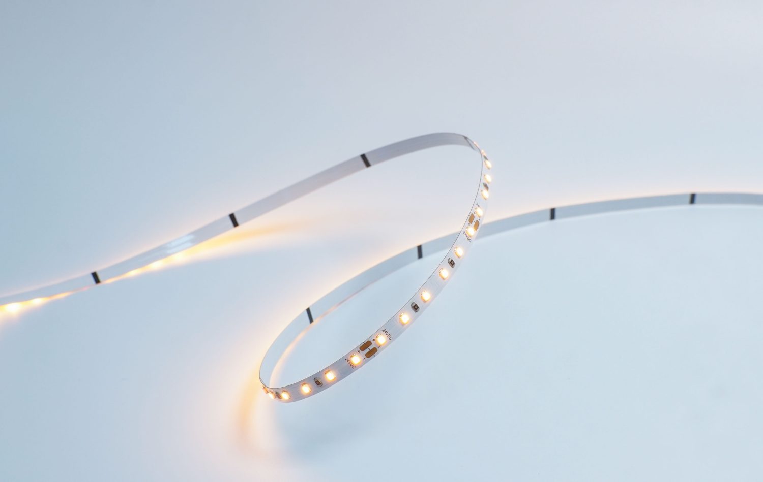 5mm | 24V | 120LEDs | 9.6W | 50mm/cut | #16798 | 2216  Ultra Narrow CV LED Strip - Image 4
