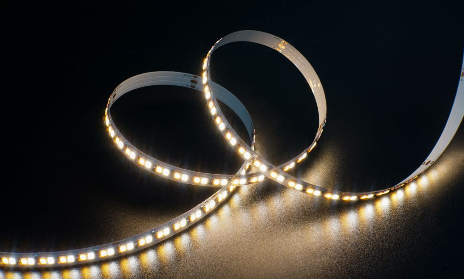 8mm | 24V | 240LEDs | 23W | 50mm/cut | #18450 | 2835 CCT Tunable LED Strip - Image 4